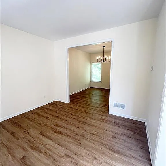 350 Laurel Glen Xing — Photo 5