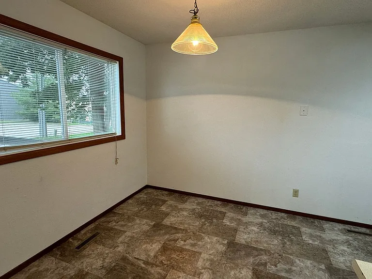 105 Jewel Dr — Photo 11