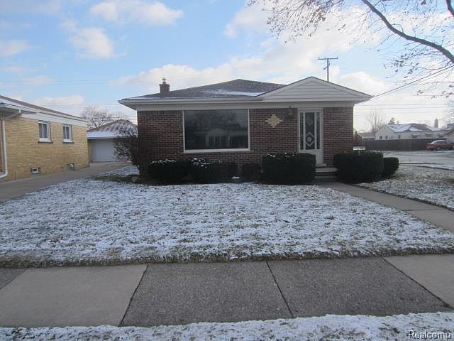 2nd image of 15351 Windemere St