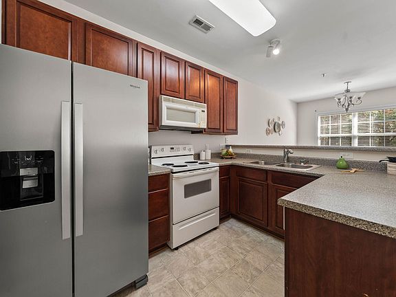 2nd image of 1012 Linen Dr