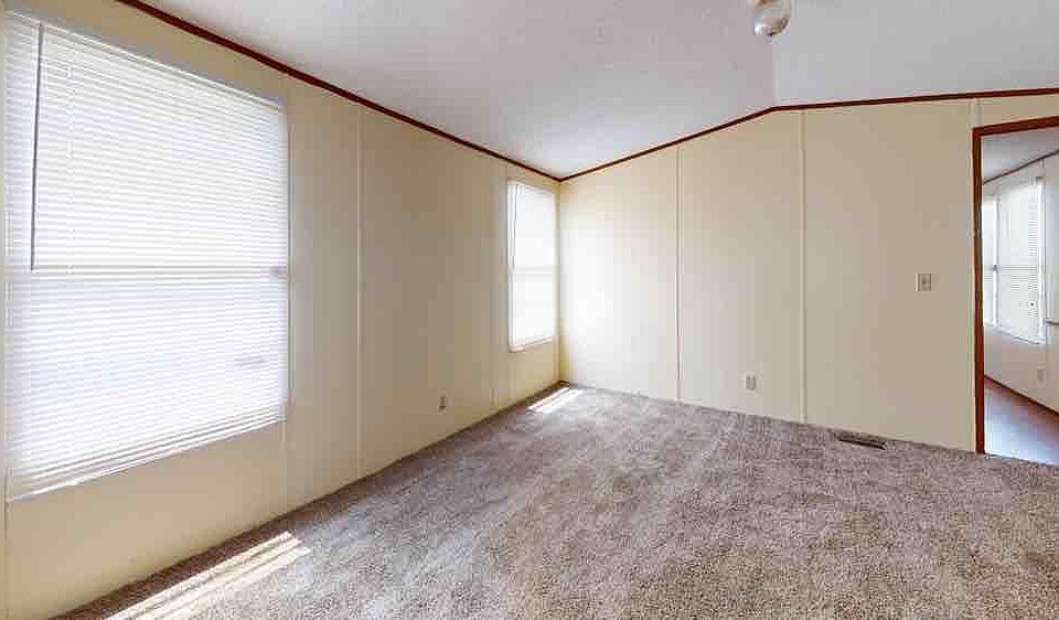 2nd image of 300 Pearl St #9