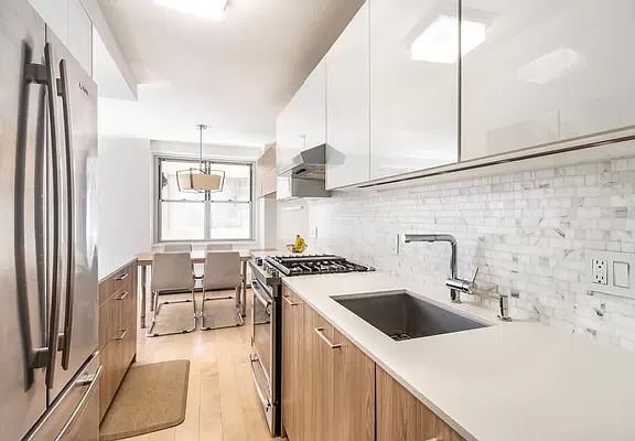 4th image of 303 W 66th St APT 7BW