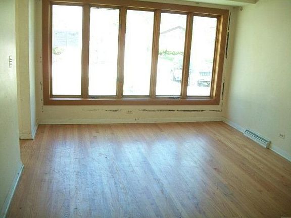 3rd image of 4339 W 109th St