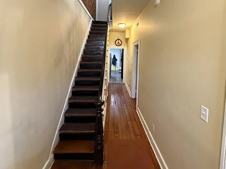 717 W Clay St — Photo 6