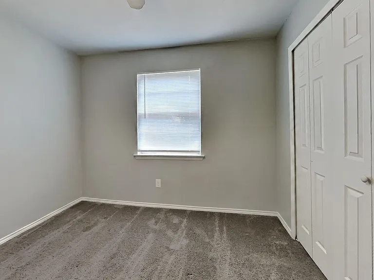 4349 Chestnut Dr — Photo 10