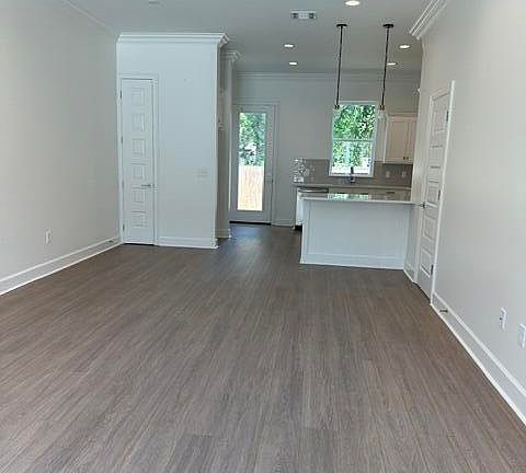3rd image of 1510 Kaliste Saloom Rd #104