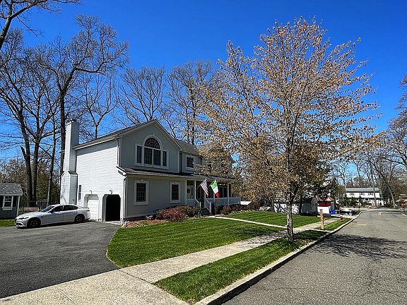 4th image of 4 Coombs Ln
