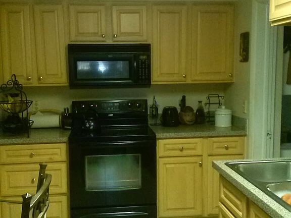 4th image of 2111 Emeralda Dr
