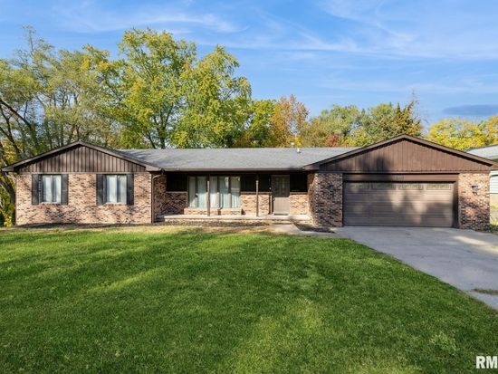 1111 33rd Ave, Moline, IL 61265