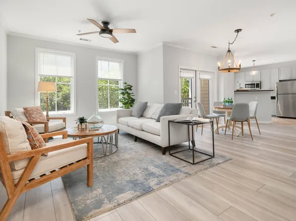 280 Seven Farms Dr Unit 202, Daniel Island, SC 29492