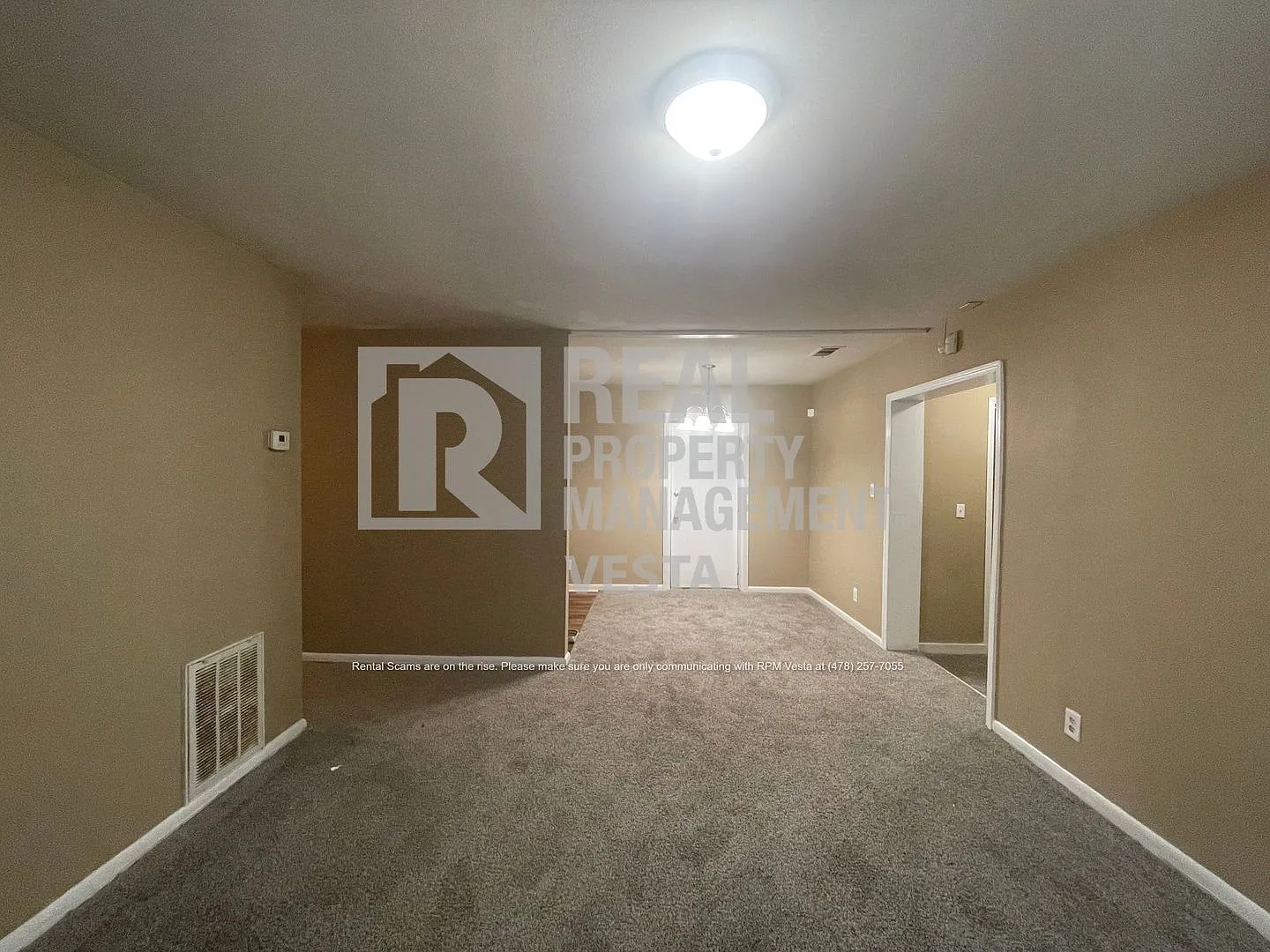 4 bed, 1.0 bath, 864 sqft, $950 — Photo 3
