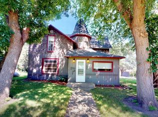 430 S Ottowa St, Iroquois, SD 57353