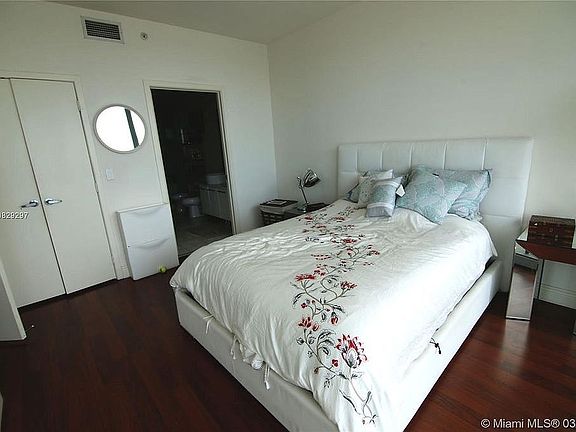 5th image of 888 Biscayne Blvd APT 4002