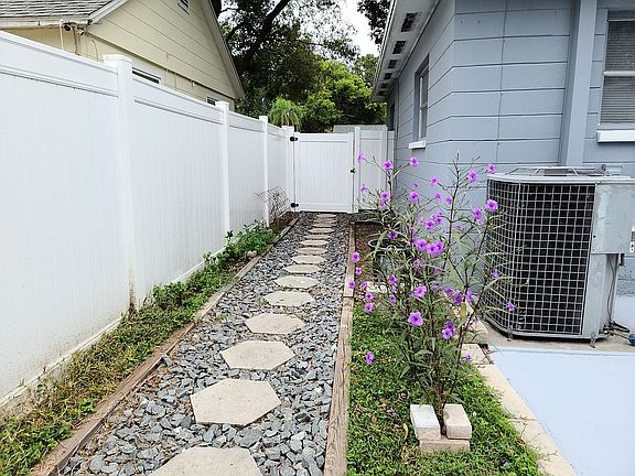 4th image of 1744 24th Ave N