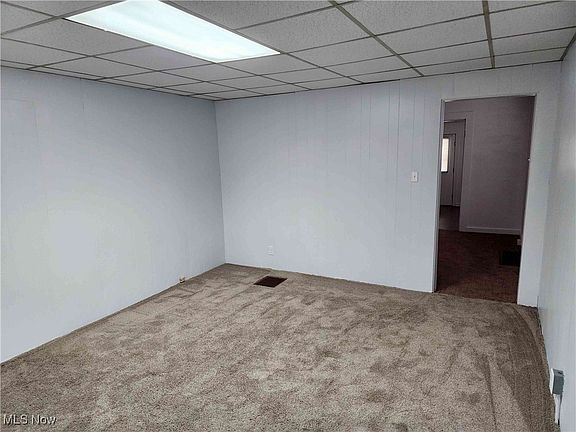 3rd image of 52 E 37th St