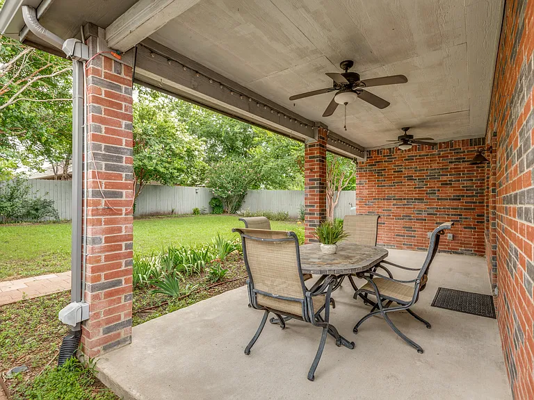 138 Lipan St — Photo 22
