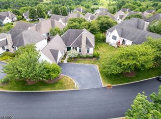 3 Troon Dr, Newton, NJ 07860