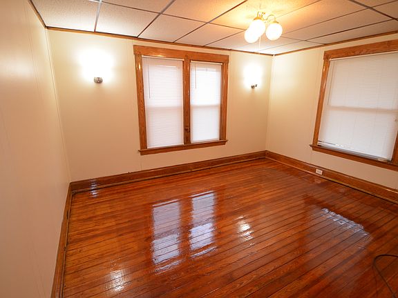 3rd image of 4525 Walter Ave
