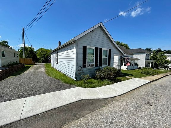 2nd image of 522 Bradshaw St