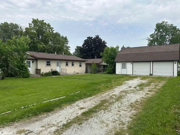 1022 N 18th St, Chariton, IA 50049