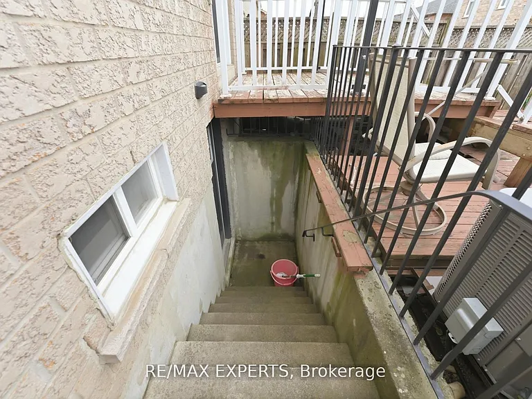 22 Wedgewood Pl — Photo 33