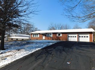 4963 NW Sioux Ln, Topeka, KS 66618