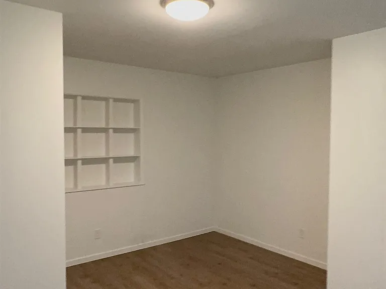 1445 W 11th Ave #11 — Photo 3