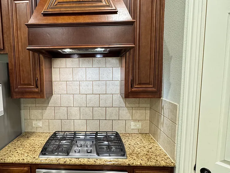 2324 Kemerton Dr — Photo 16