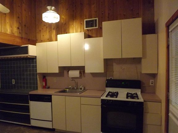 Gas stove and oven, stainless sink