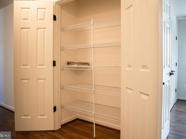 42243 Canary Grass Sq — Photo 27