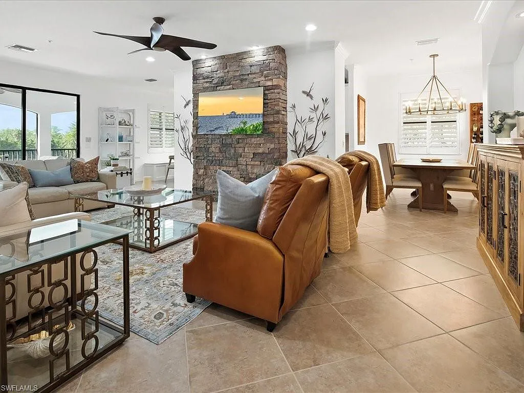 3 bed, 2.0 bath, 2099 sqft, $10,000 — Photo 2