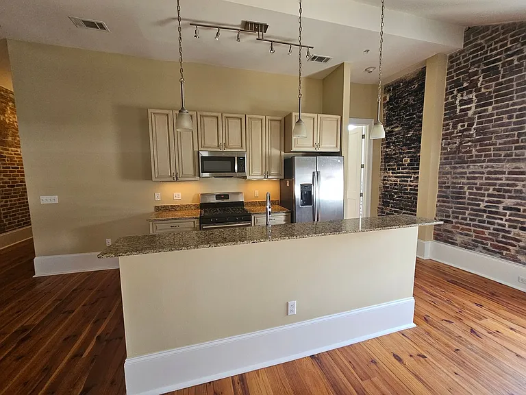 802 Saint Charles Ave — Photo 9