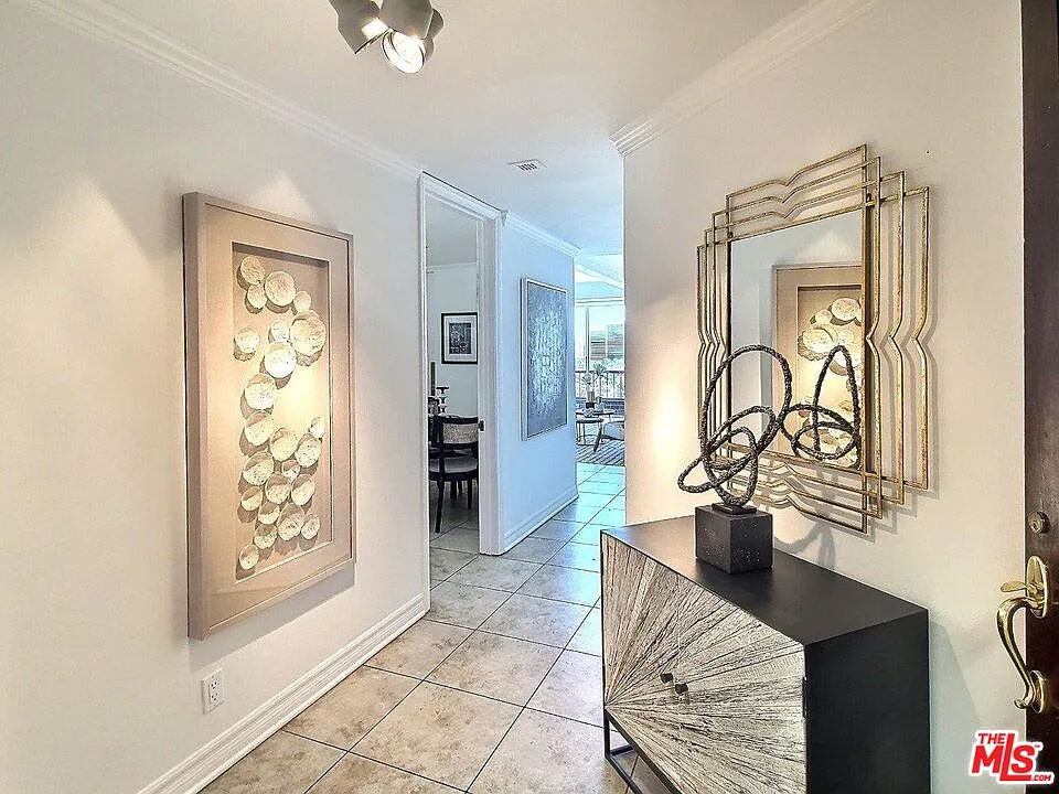 Building Photo - 10550 Wilshire Blvd #1004