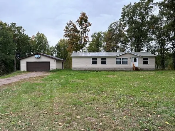 W5445 Yellowsands Dr, Spooner, WI 54801