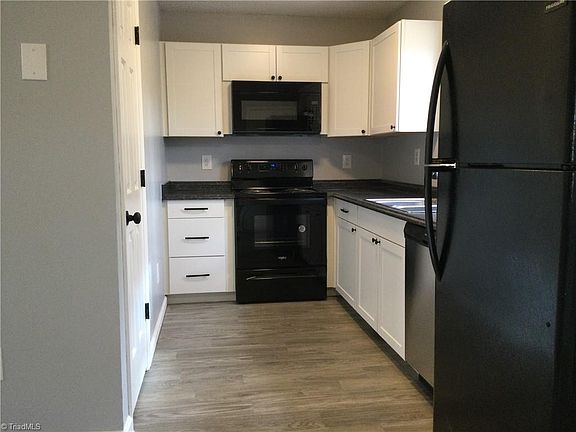 3rd image of 3004 Lacy Ave #A
