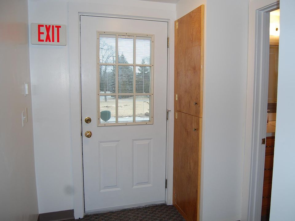1st image of 389 Nashua St