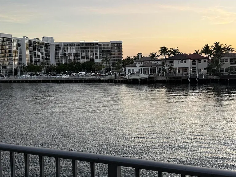 2600 S Ocean Dr — Photo 1