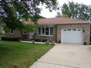 421 N Ellen St, Cedar Falls, IA 50613