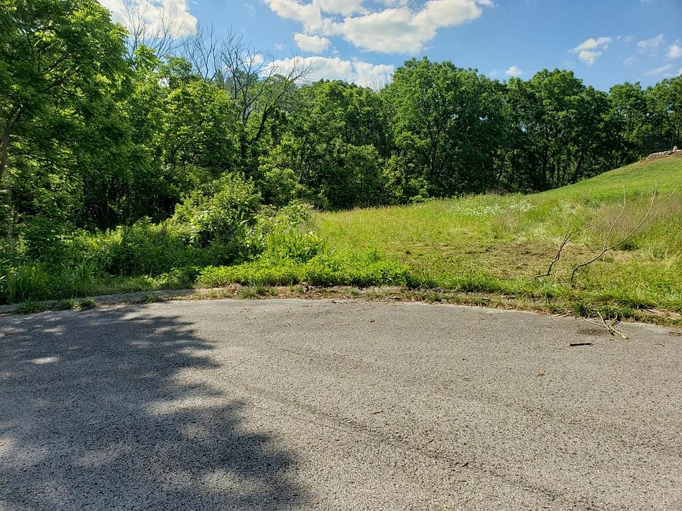 1st image of 102 Old Barn Way