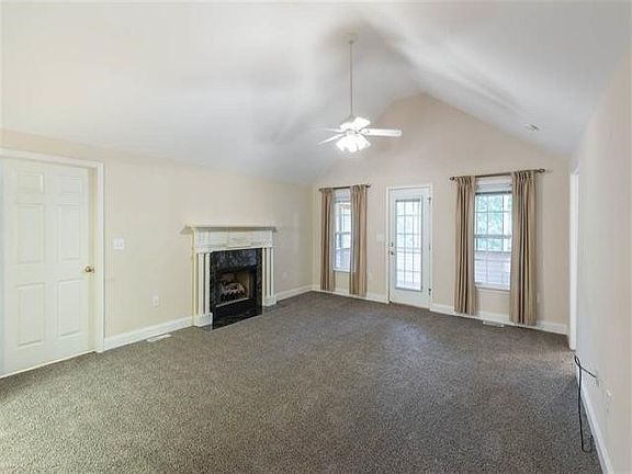 5th image of 221 Riverrun Dr
