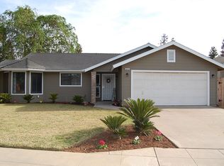2372 Palo Alto Ave, Clovis, CA 93611
