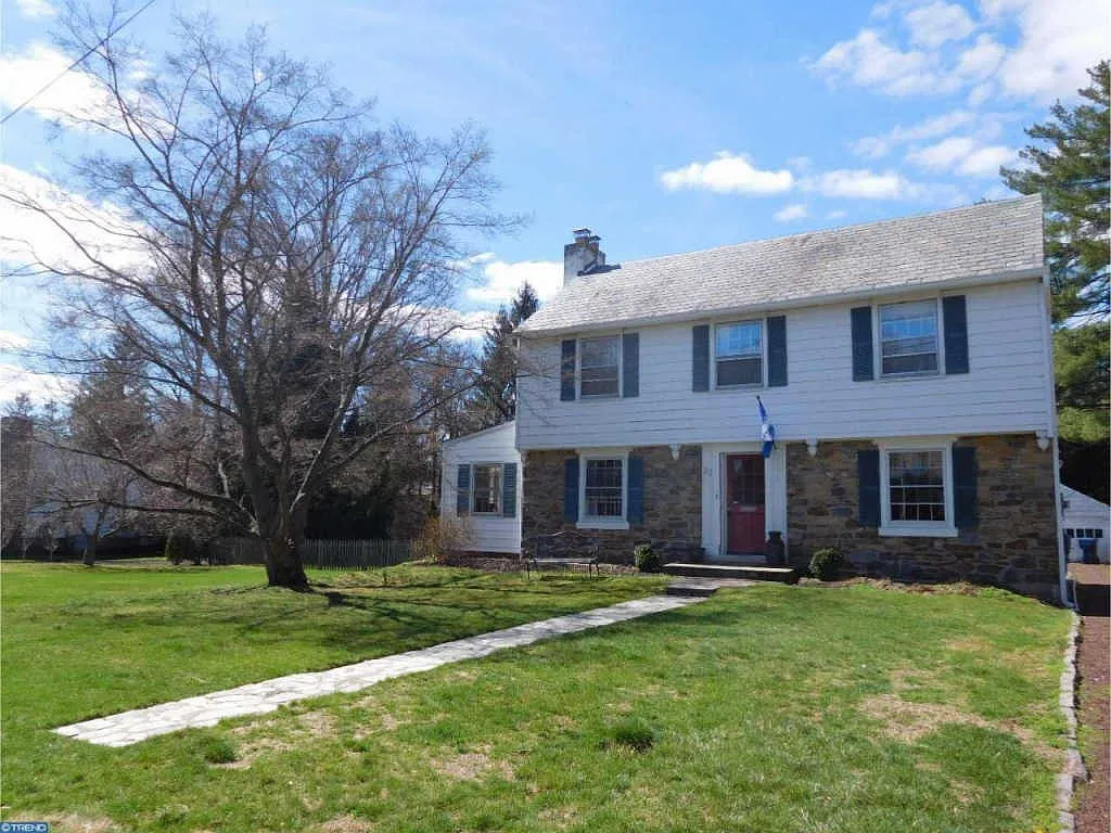 37 Green Ave photo 1