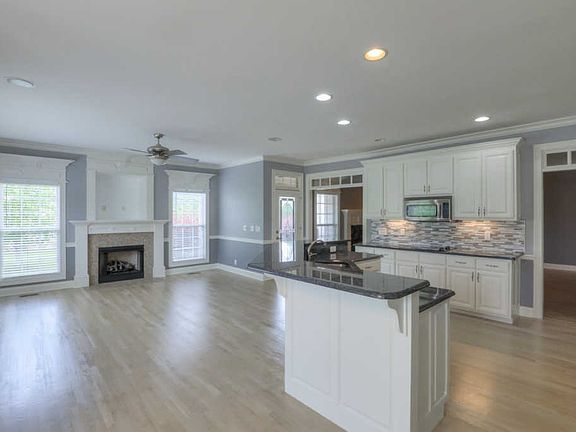 3rd image of 5350 Cavendish Dr