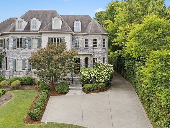 2nd image of 2021B Overhill Dr