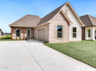 103 Ridley Ln, Youngsville, LA 70592