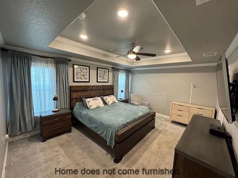 907 Holliday Dr — Photo 16