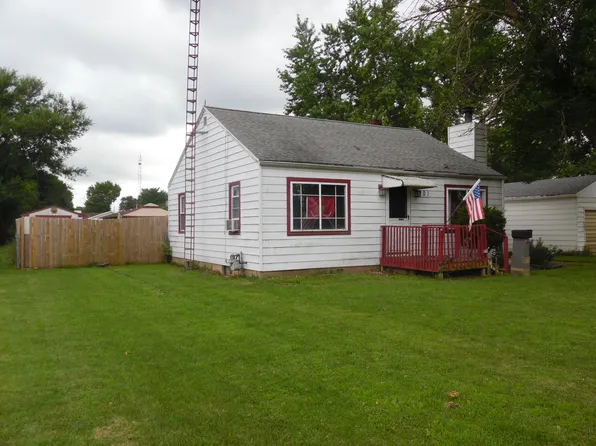 201 E 14th St, Streator, IL 61364