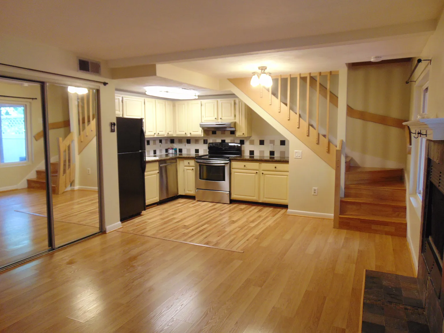 1 bed, 706 sqft, $2,200 — Photo 3