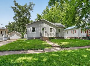 818 Home Park Blvd, Waterloo, IA 50701