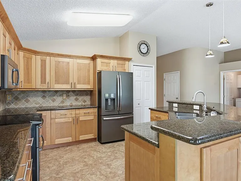 349 Fountainview Cir — Photo 14